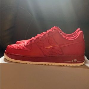 Nike Air Force 1 07 LV8 red